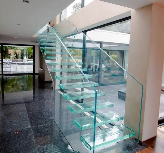 Glass staircase structure